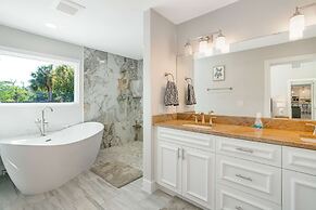 Sarasota Waterfront Pool Home With Dock