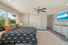 Sarasota Waterfront Pool Home With Dock