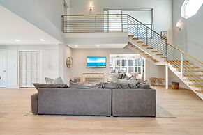 Sarasota Waterfront Pool Home With Dock