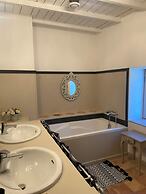Large Air-conditioned Villa in Arles