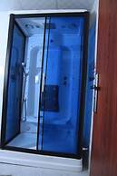 PrimeNest - 3 bedroom Apartment