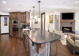 Contemporary 3 Bedroom Ski In, Ski Out Condo in the Heart of Beaver Cr