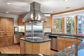 Ski in, Ski out 3 Bedroom in Beaver Creek Village With Excellent Mount