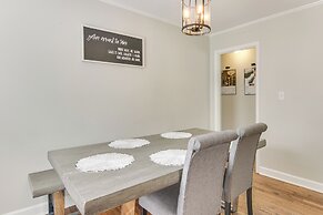 < 2 Mi to Uptown Charlotte: Home w/ Large Yard!