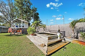 Sleek Home w/ Hot Tub, Koi Pond & Yard in Seminole