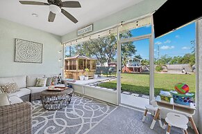 Sleek Home w/ Hot Tub, Koi Pond & Yard in Seminole