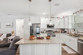 Sleek Home w/ Hot Tub, Koi Pond & Yard in Seminole