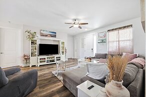 Sleek Home w/ Hot Tub, Koi Pond & Yard in Seminole