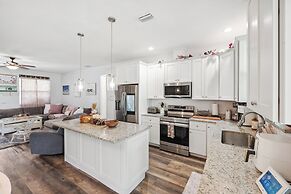 Sleek Home w/ Hot Tub, Koi Pond & Yard in Seminole