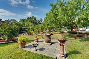 Home 2 Mi to Dtwn Mt Dora w/ Shared Hot Tub!