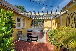 Home 2 Mi to Dtwn Mt Dora w/ Shared Hot Tub!