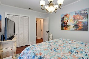 Home 2 Mi to Dtwn Mt Dora w/ Shared Hot Tub!