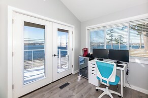 Steps to Beach: Lake-view Laconia Getaway!