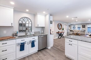 Steps to Beach: Lake-view Laconia Getaway!