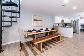 Steps to Beach: Lake-view Laconia Getaway!