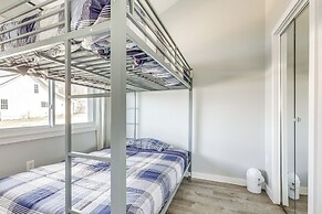 Steps to Beach: Lake-view Laconia Getaway!