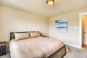 10 Mi to Gulfport Beaches: Family Home w/ Patio