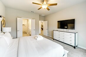 Pool Access: Modern Retreat in Lowry Crossing!