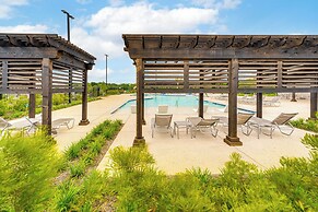 Pool Access: Modern Retreat in Lowry Crossing!