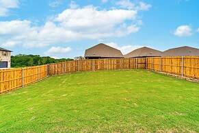 Pool Access: Modern Retreat in Lowry Crossing!