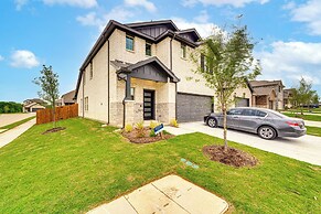 Pool Access: Modern Retreat in Lowry Crossing!