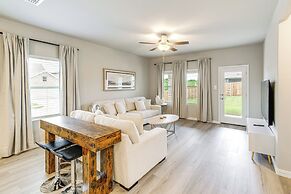 Pool Access: Modern Retreat in Lowry Crossing!