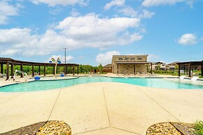 Pool Access: Modern Retreat in Lowry Crossing!