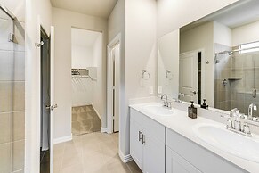 Pool Access: Modern Retreat in Lowry Crossing!