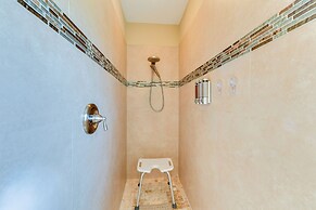 5 Mi to Beach: Family Retreat in Sarasota!