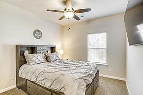 5 Mi to The Square: Athens Home w/ Pool Access!