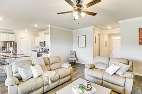 5 Mi to The Square: Athens Home w/ Pool Access!