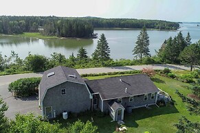 Bay Views & Fire Pit: Peaceful Steuben Getaway!