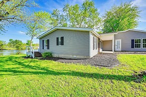 Near Hiking & Fishing: Dale Home w/ Deck!