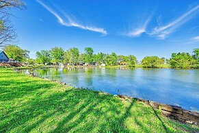 Near Hiking & Fishing: Dale Home w/ Deck!