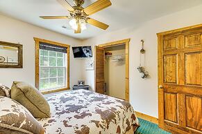 'the Lodge at Crider Creek' Getaway on 140 Acres!