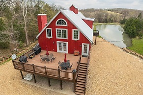 'the Lodge at Crider Creek' Getaway on 140 Acres!