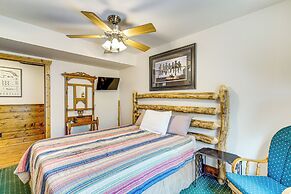 'the Lodge at Crider Creek' Getaway on 140 Acres!