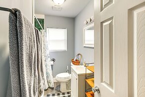 5 Mi to Southern Miss Campus: Unique Family Home!