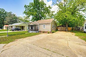 5 Mi to Southern Miss Campus: Unique Family Home!