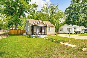 5 Mi to Southern Miss Campus: Unique Family Home!