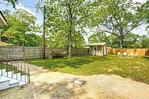 5 Mi to Southern Miss Campus: Unique Family Home!