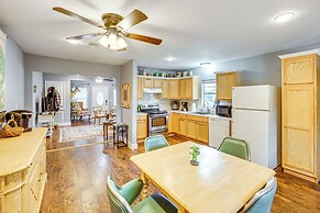 5 Mi to Southern Miss Campus: Unique Family Home!