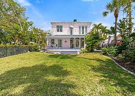 Tranquil Pool Home Near Siesta Key Sarasota