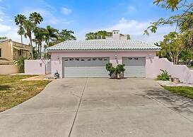Tranquil Pool Home Near Siesta Key Sarasota