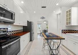 Tranquil Pool Home Near Siesta Key Sarasota