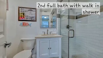 Tranquil Pool Home in Sarasota