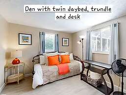 Tranquil Pool Home in Sarasota