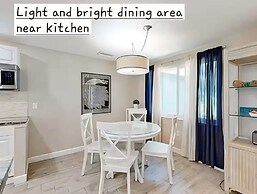 Tranquil Pool Home in Sarasota