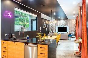 Backyard Pool Oasis Rainey Street 6 min Walk