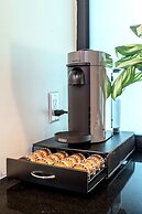 Backyard Pool Oasis Rainey Street 6 min Walk